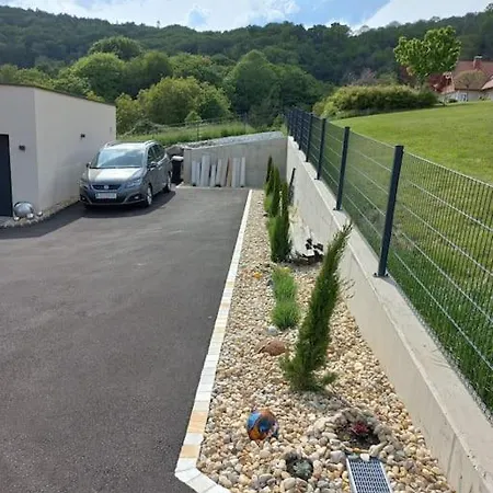 Haus Sylvia アパート *