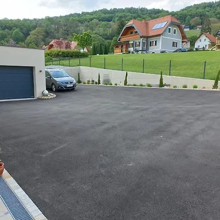 Haus Sylvia アパート Frutten